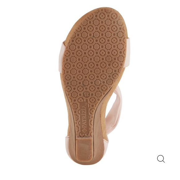 Feminine flirty wedge sandals—perfect for summer! - Picture 8 of 12